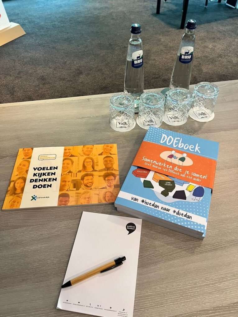 samenspraak-tegenspraak-flatlay