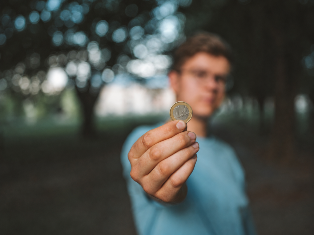 Jongen met euro